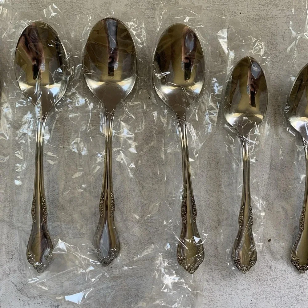 1992 Oneida Amadeus Stainless Flatware Set 20 Pc Service for 4 USA New Open Box